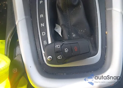 2013 Ford Fusion Se z USA, uszkodzony, nr VIN 3FA6P0HRXDR316588